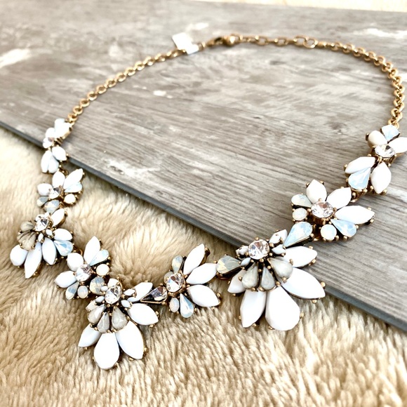 Jewelry - ADRIANNA TONAL STATEMENT NECKLACE
FRANCESCA’S